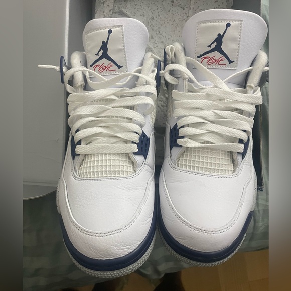 Used Air Jordan 4 size 11 - Picture 3 of 4
